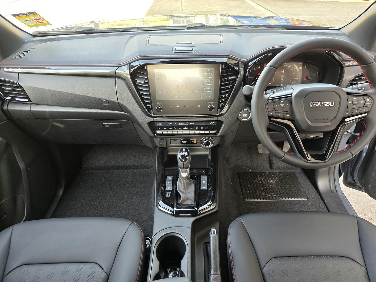 2026 Isuzu D-MAX X-TERRAIN MY25.5 4X4 Dual Range image 18