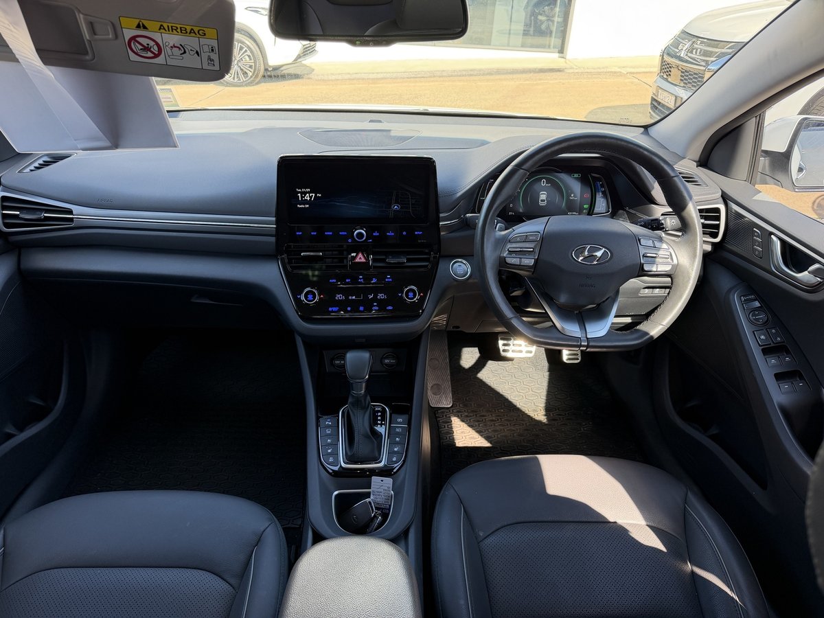2022 Hyundai IONIQ Plug-in Premium AE.V4 MY22 image 10