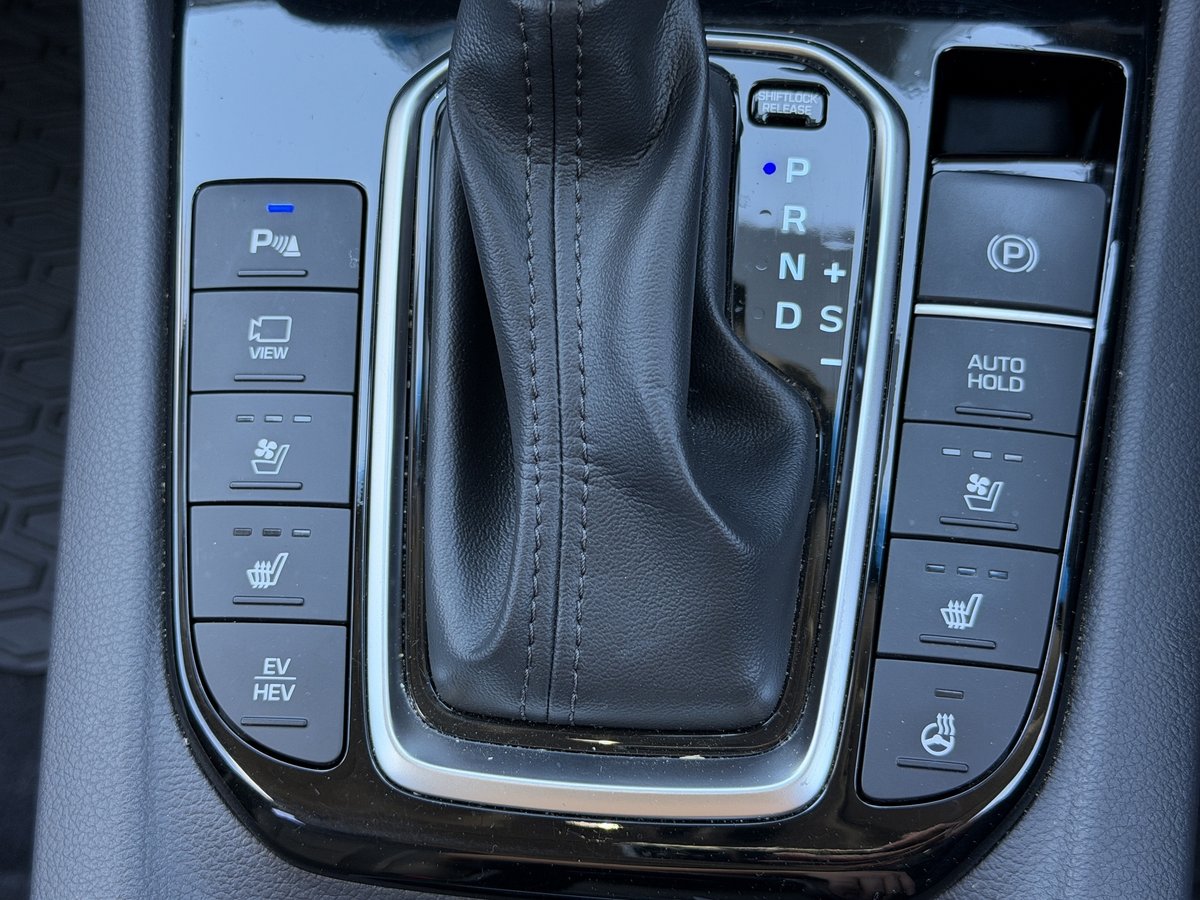 2022 Hyundai IONIQ Plug-in Premium AE.V4 MY22 image 17