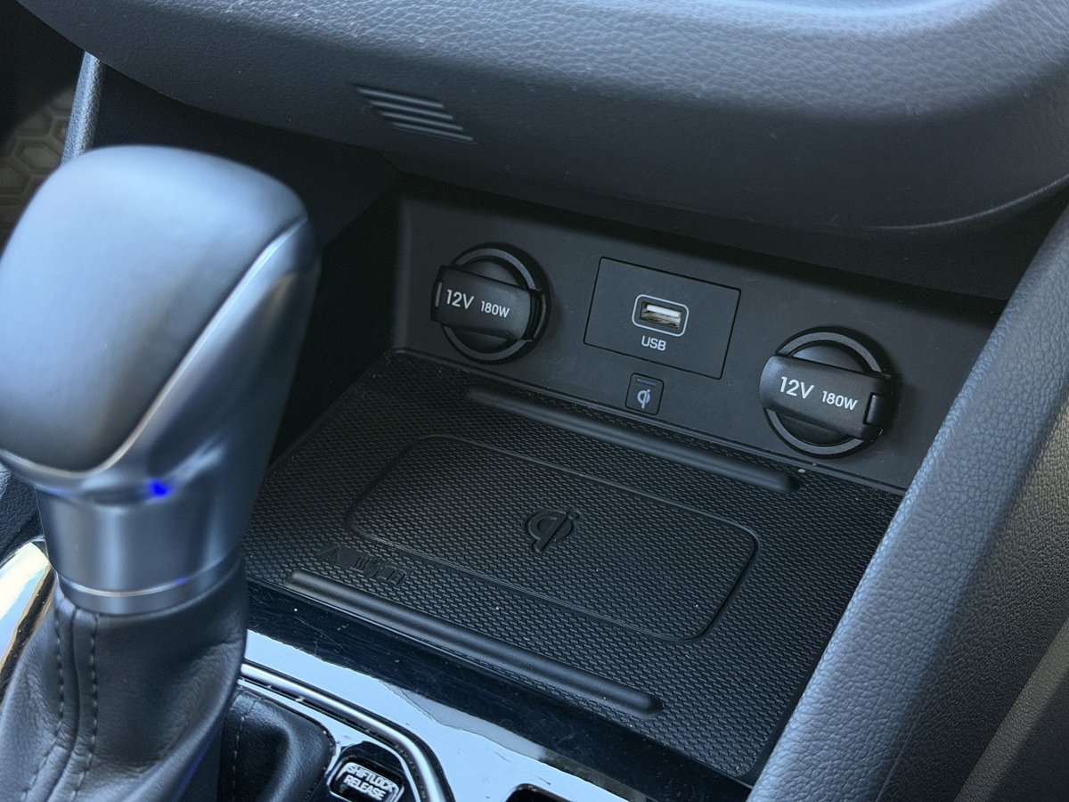 2022 Hyundai IONIQ Plug-in Premium AE.V4 MY22 image 18