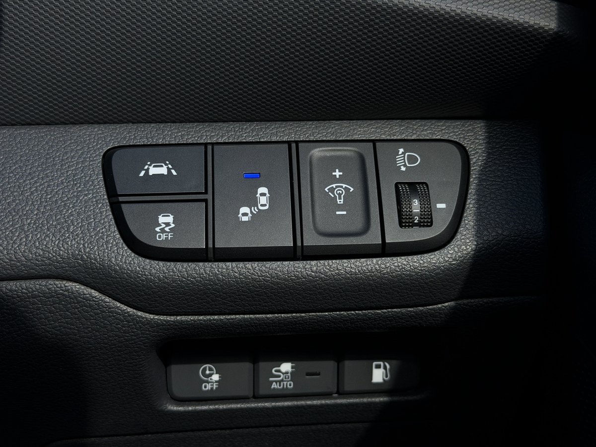 2022 Hyundai IONIQ Plug-in Premium AE.V4 MY22 image 21