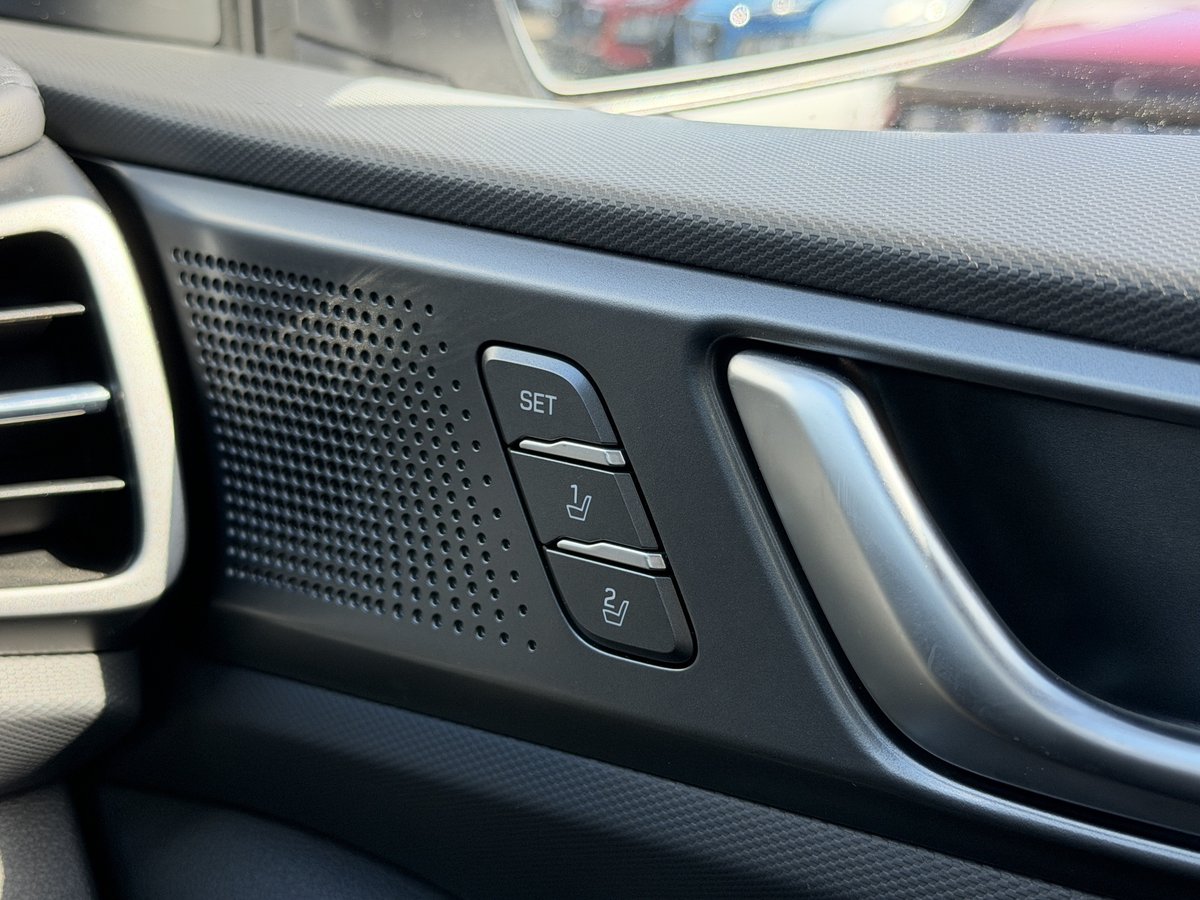 2022 Hyundai IONIQ Plug-in Premium AE.V4 MY22 image 22
