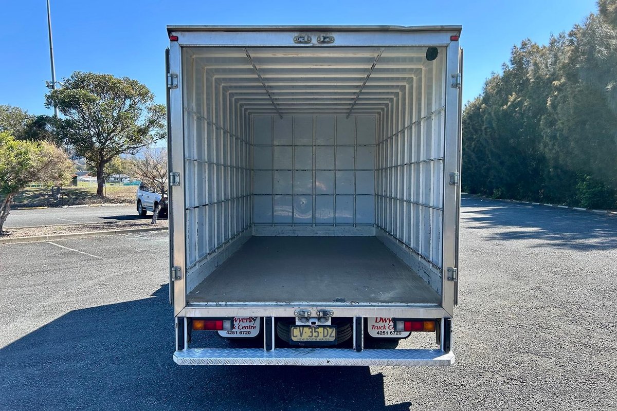 2013 Fuso Canter 515 image 13