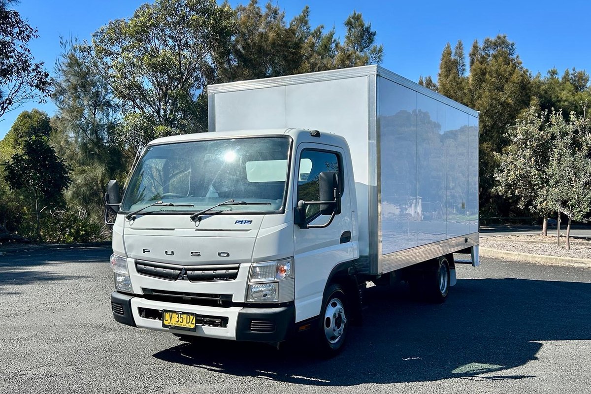 2013 Fuso Canter 515 image 9