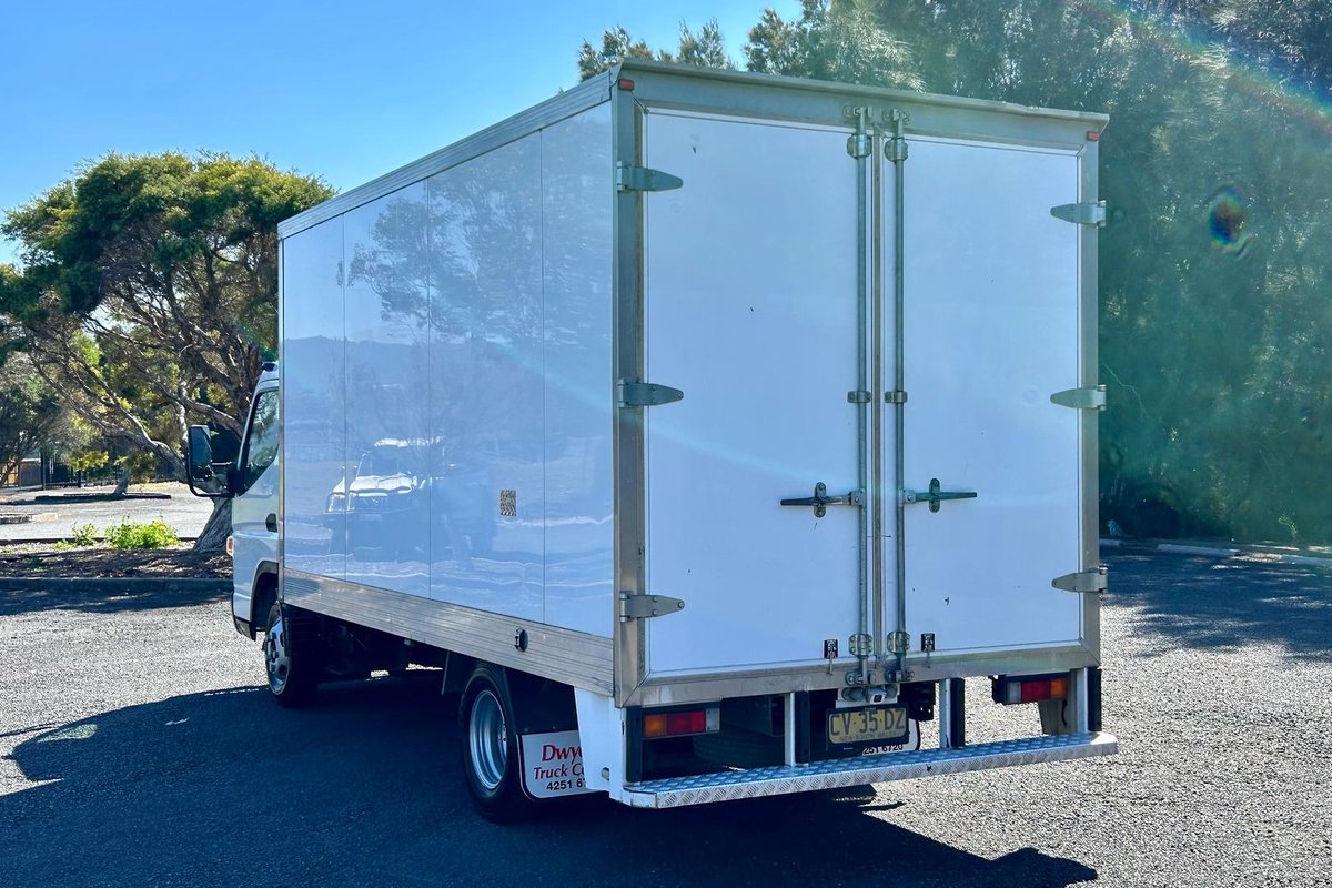2013 Fuso Canter 515 image 7