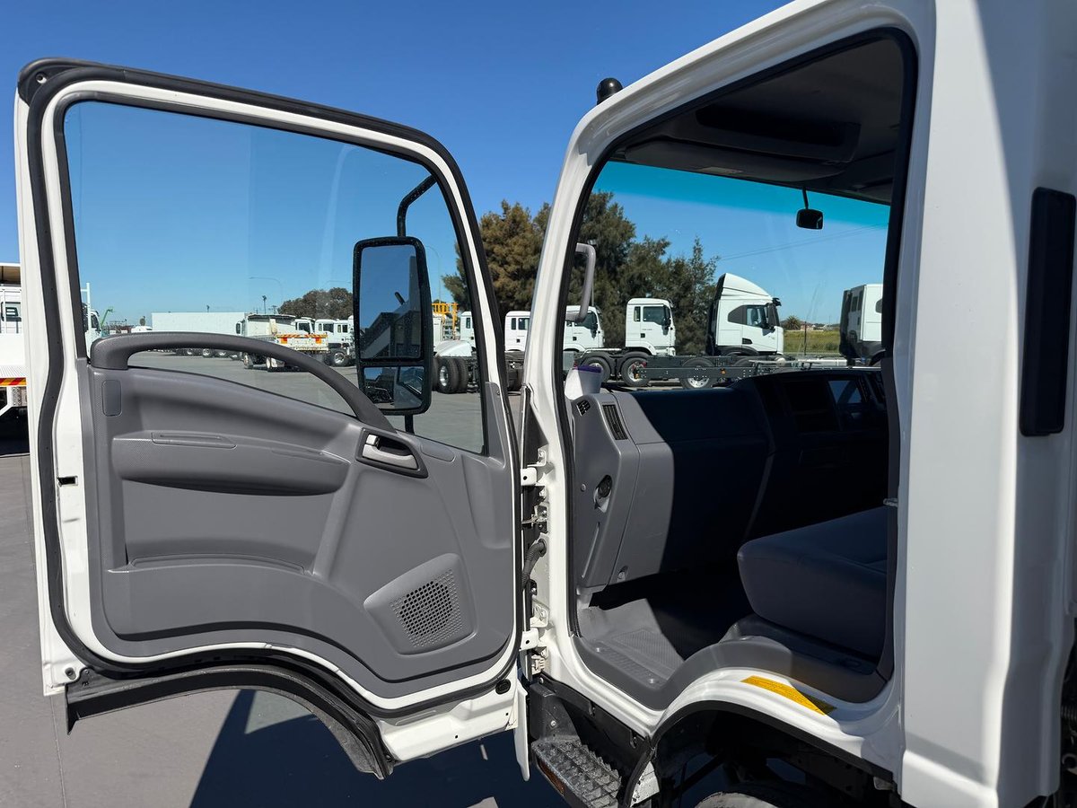 2021 Isuzu N Series NPR 45/55-155 image 27