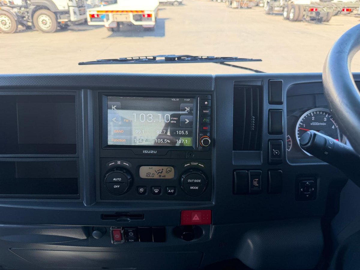 2021 Isuzu N Series NPR 45/55-155 image 25
