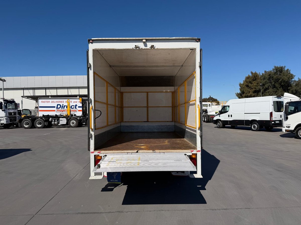2021 Isuzu N Series NPR 45/55-155 image 16