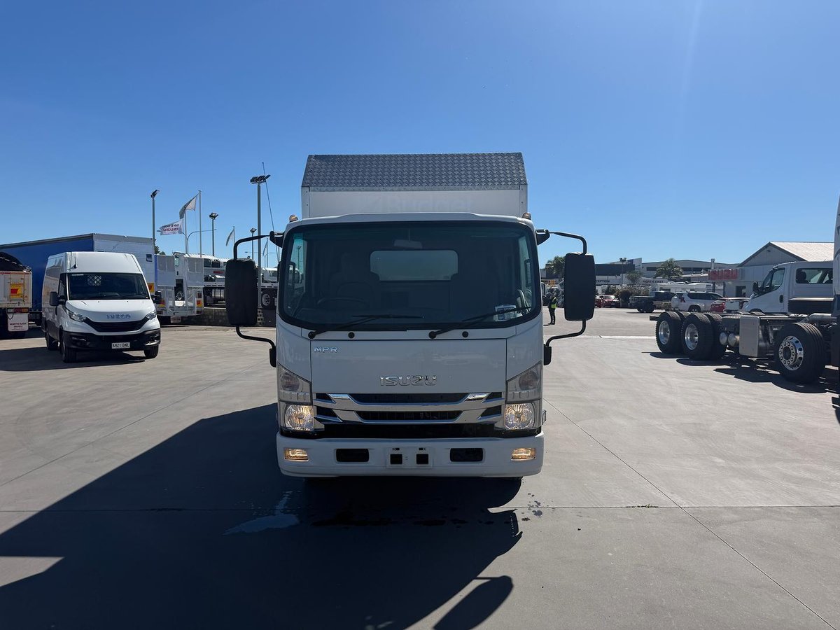 2021 Isuzu N Series NPR 45/55-155 image 14