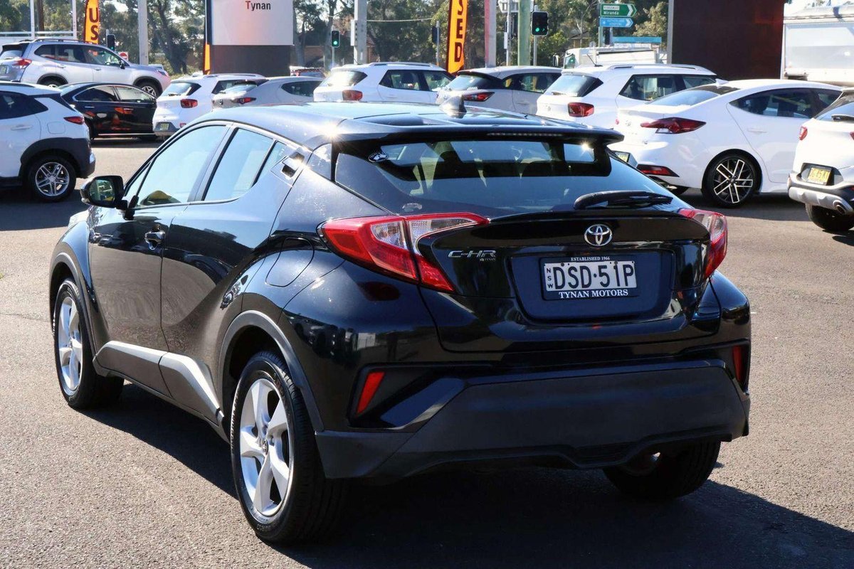 2017 Toyota C-HR NGX10R image 7