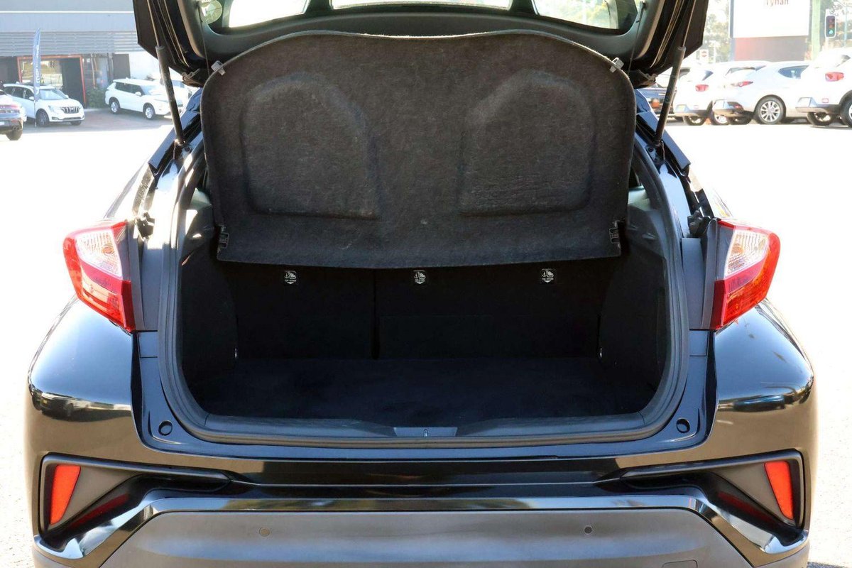 2017 Toyota C-HR NGX10R image 23
