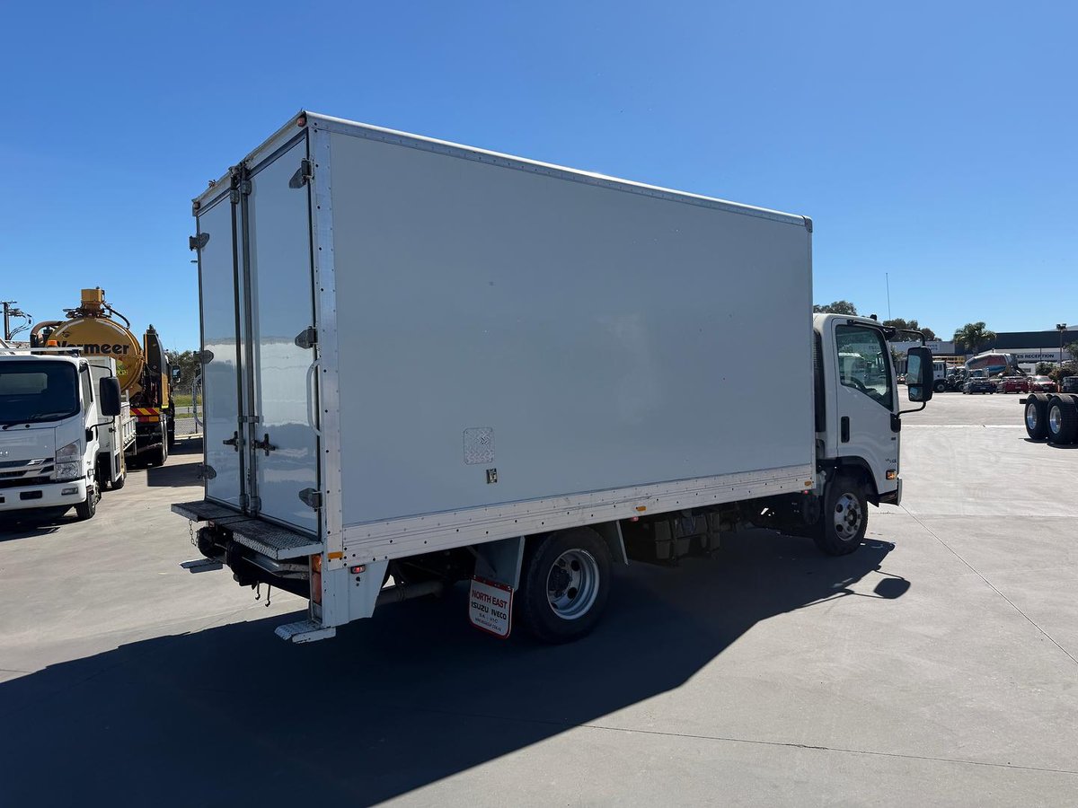 2019 Isuzu N Series NPR 45/55-155 image 8