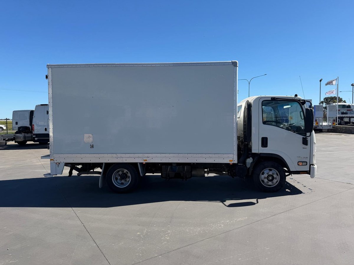 2019 Isuzu N Series NPR 45/55-155 image 9
