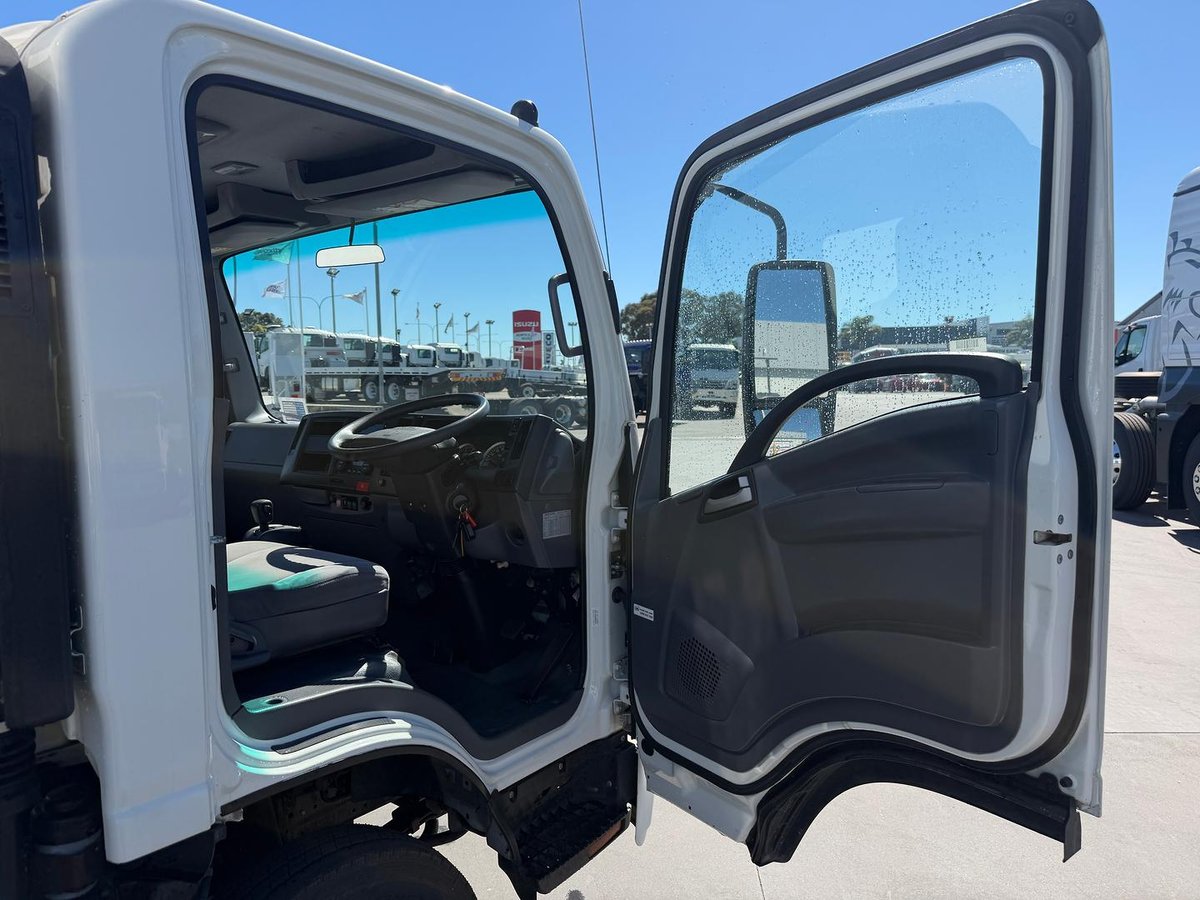 2019 Isuzu N Series NPR 45/55-155 image 13