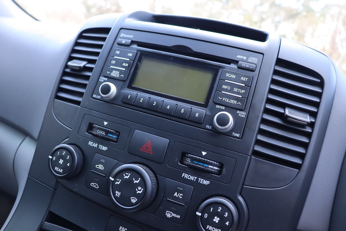 2013 Kia Grand Carnival S VQ MY13 image 12