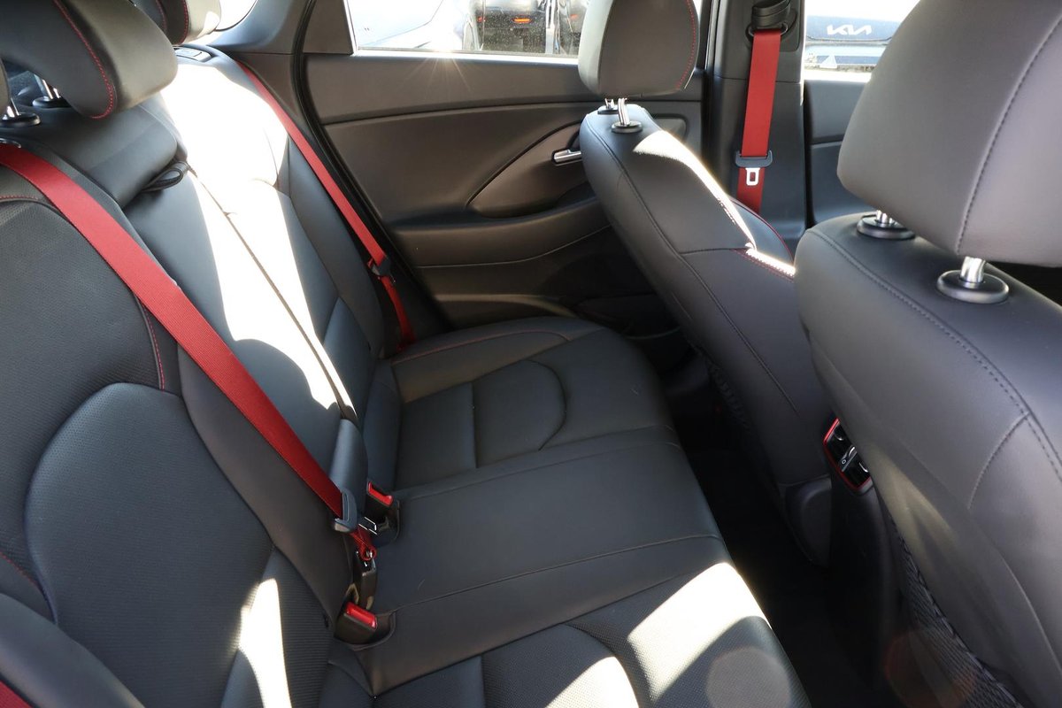 2018 Hyundai i30 SR Premium PD2 MY18 image 24