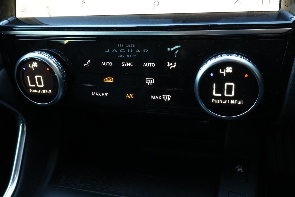 2021 Jaguar E-PACE P250 R-Dynamic SE X540 MY21 AWD image 25