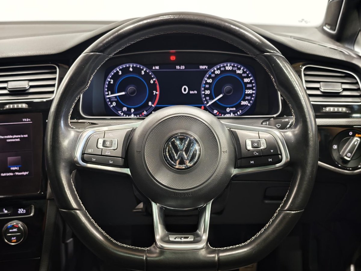 2017 Volkswagen Golf 110TSI Highline 7.5 MY17 image 9
