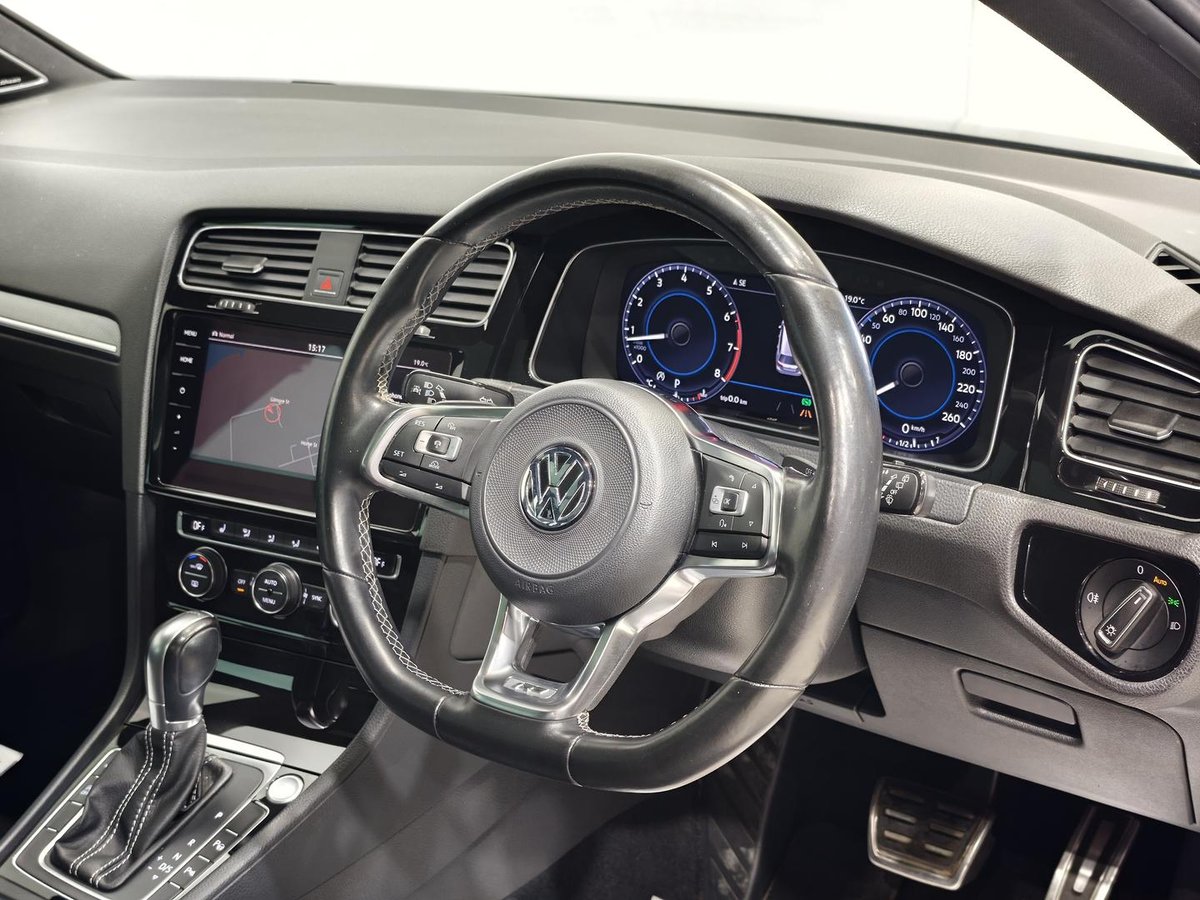 2017 Volkswagen Golf 110TSI Highline 7.5 MY17 image 8