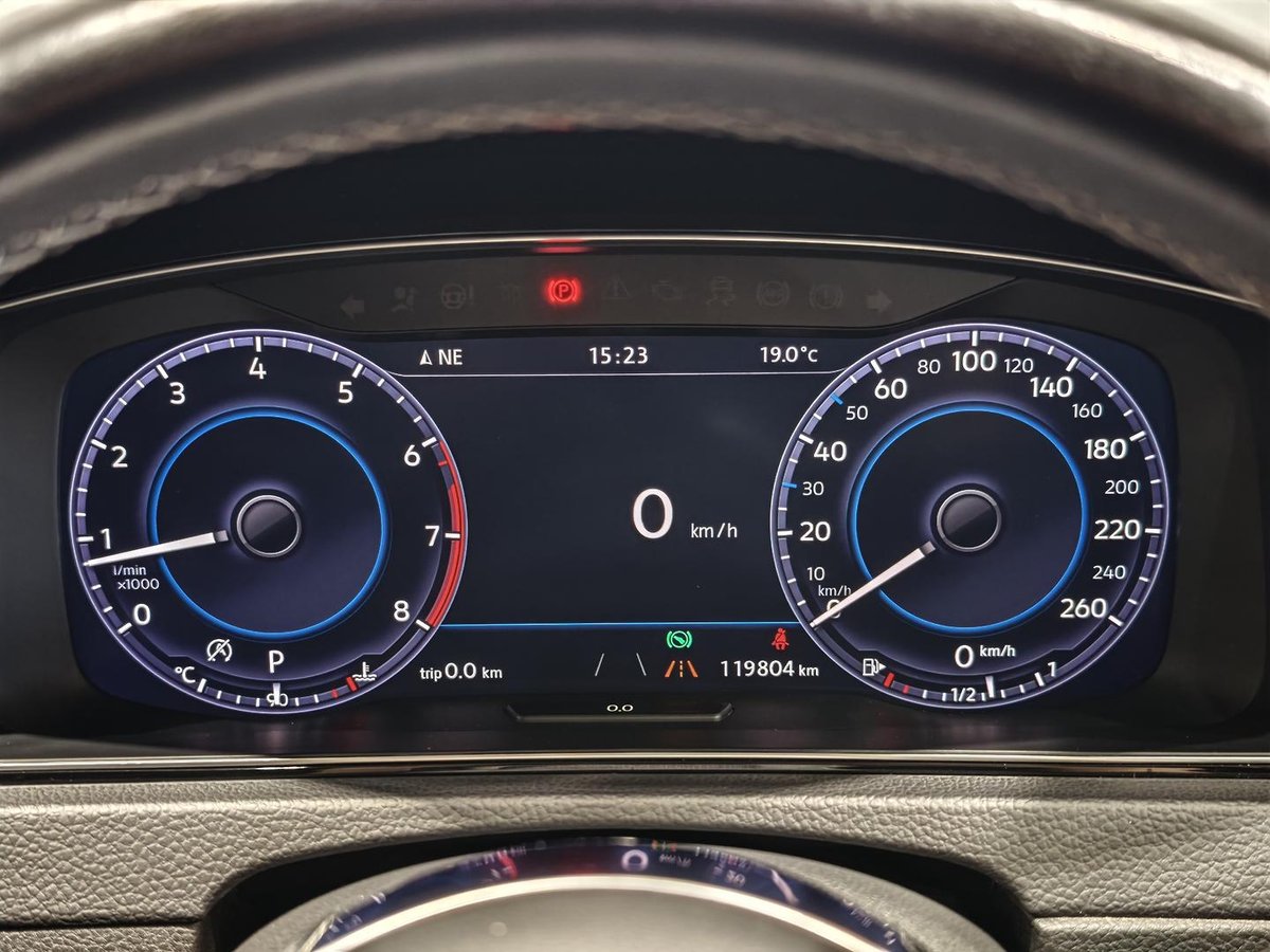 2017 Volkswagen Golf 110TSI Highline 7.5 MY17 image 10