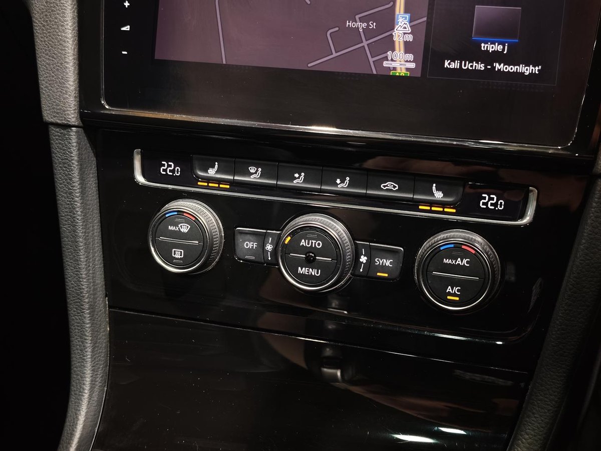 2017 Volkswagen Golf 110TSI Highline 7.5 MY17 image 12