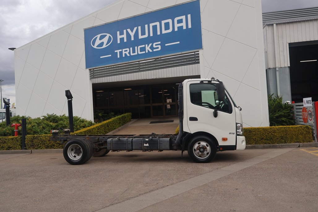 2018 HINO DUTRO 616 image 24