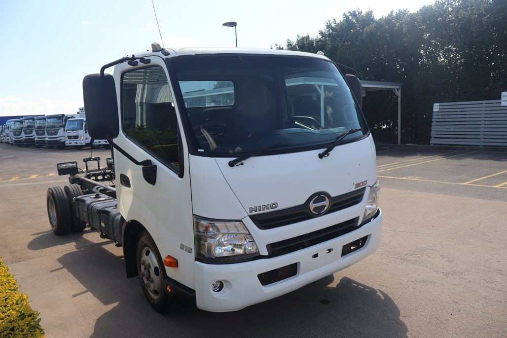 2018 HINO DUTRO 616 image 21