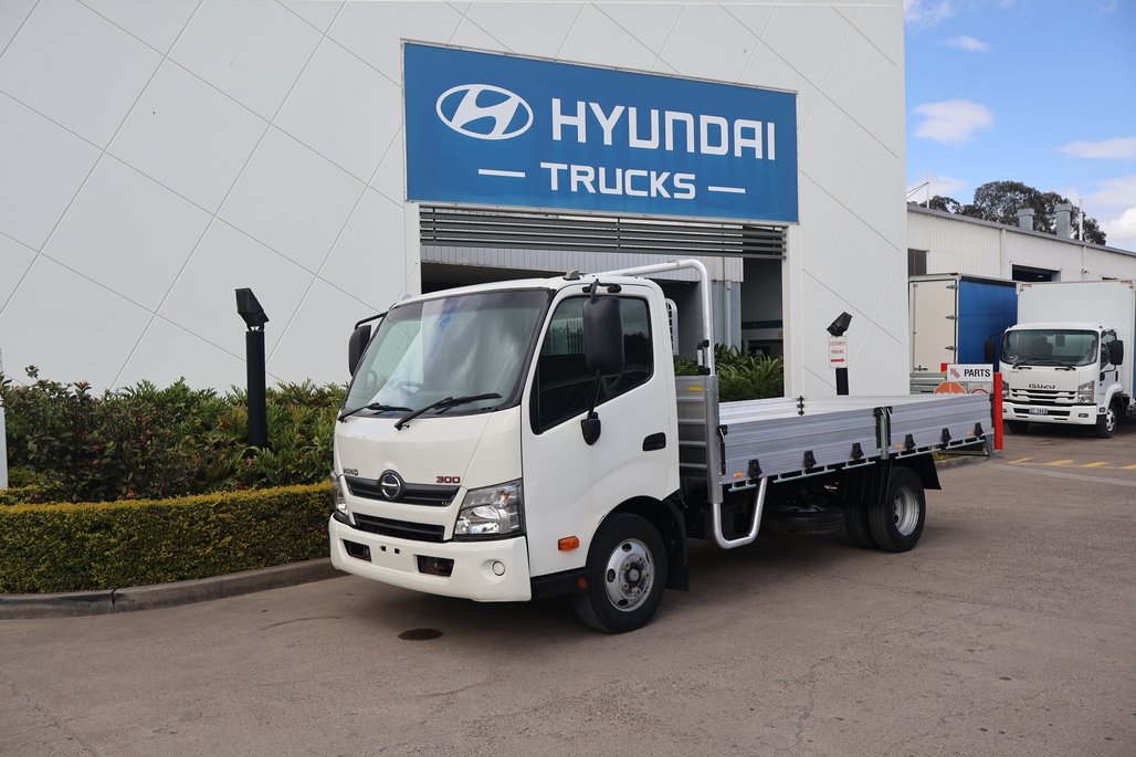 2017 Hino Dutro