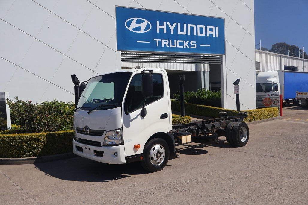 2017 Hino Dutro