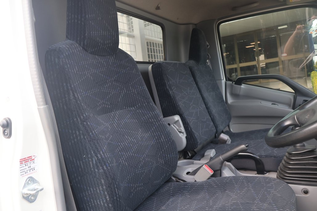 2019 HINO DUTRO 917 image 25