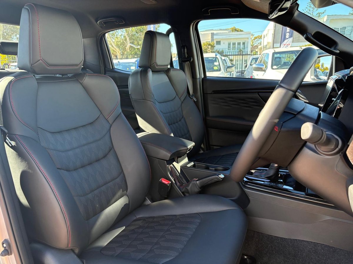 2026 Isuzu D-MAX X-TERRAIN MY25.5 4X4 Dual Range image 18