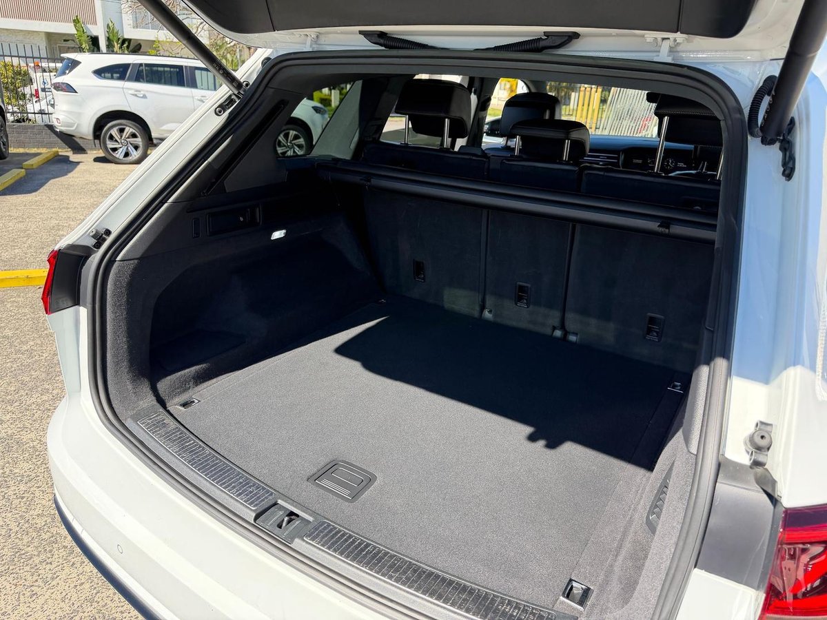 2022 Volkswagen Touareg 210TDI R-Line CR MY23 Four Wheel Drive image 30