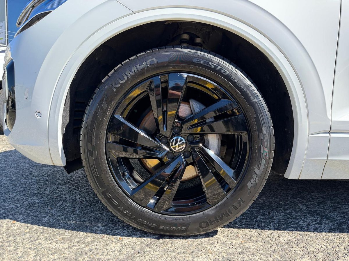 2022 Volkswagen Touareg 210TDI R-Line CR MY23 Four Wheel Drive image 44