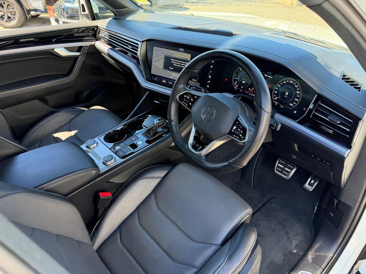 2022 Volkswagen Touareg 210TDI R-Line CR MY23 Four Wheel Drive image 24