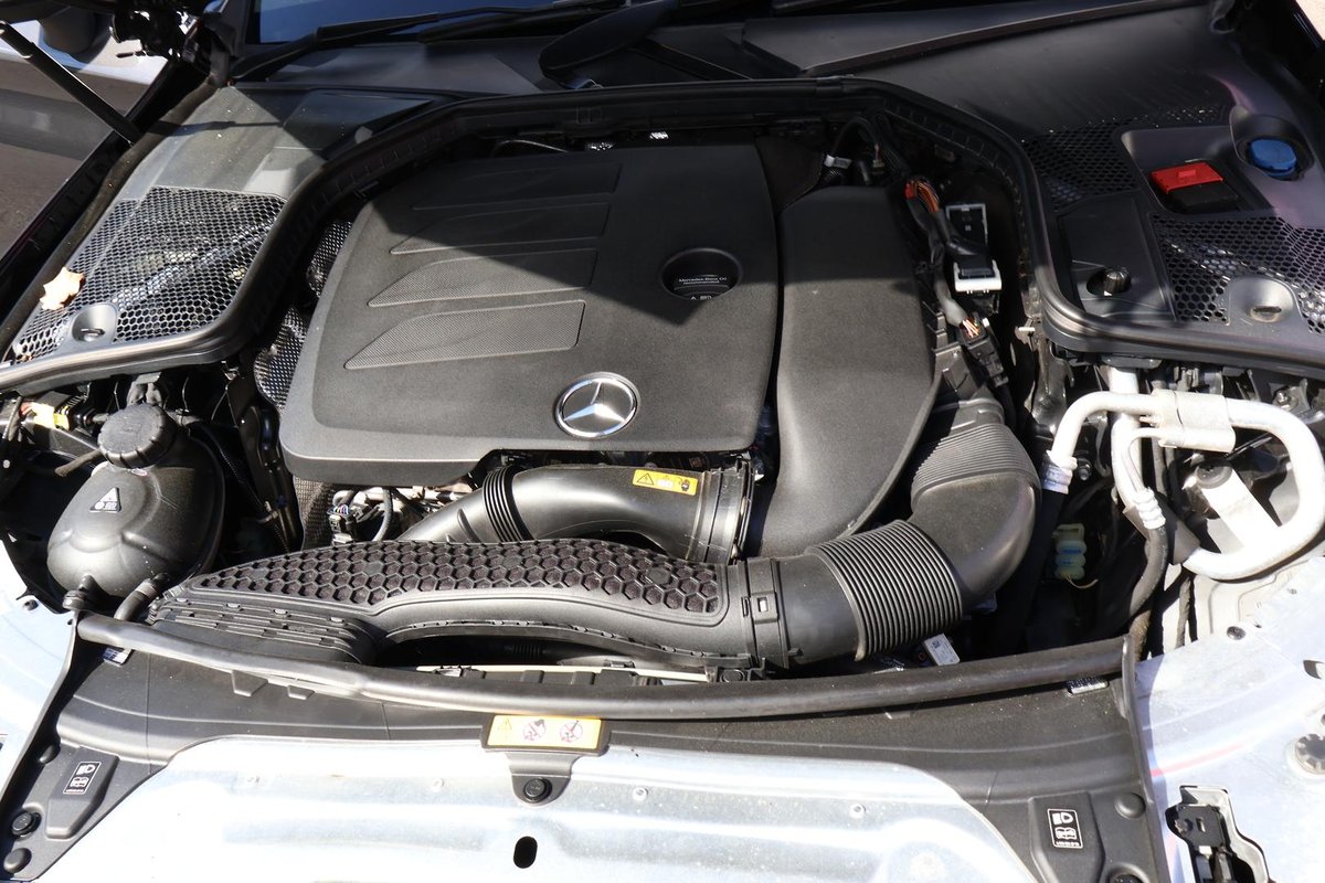 2020 Mercedes-Benz C-Class C200 C205 image 27