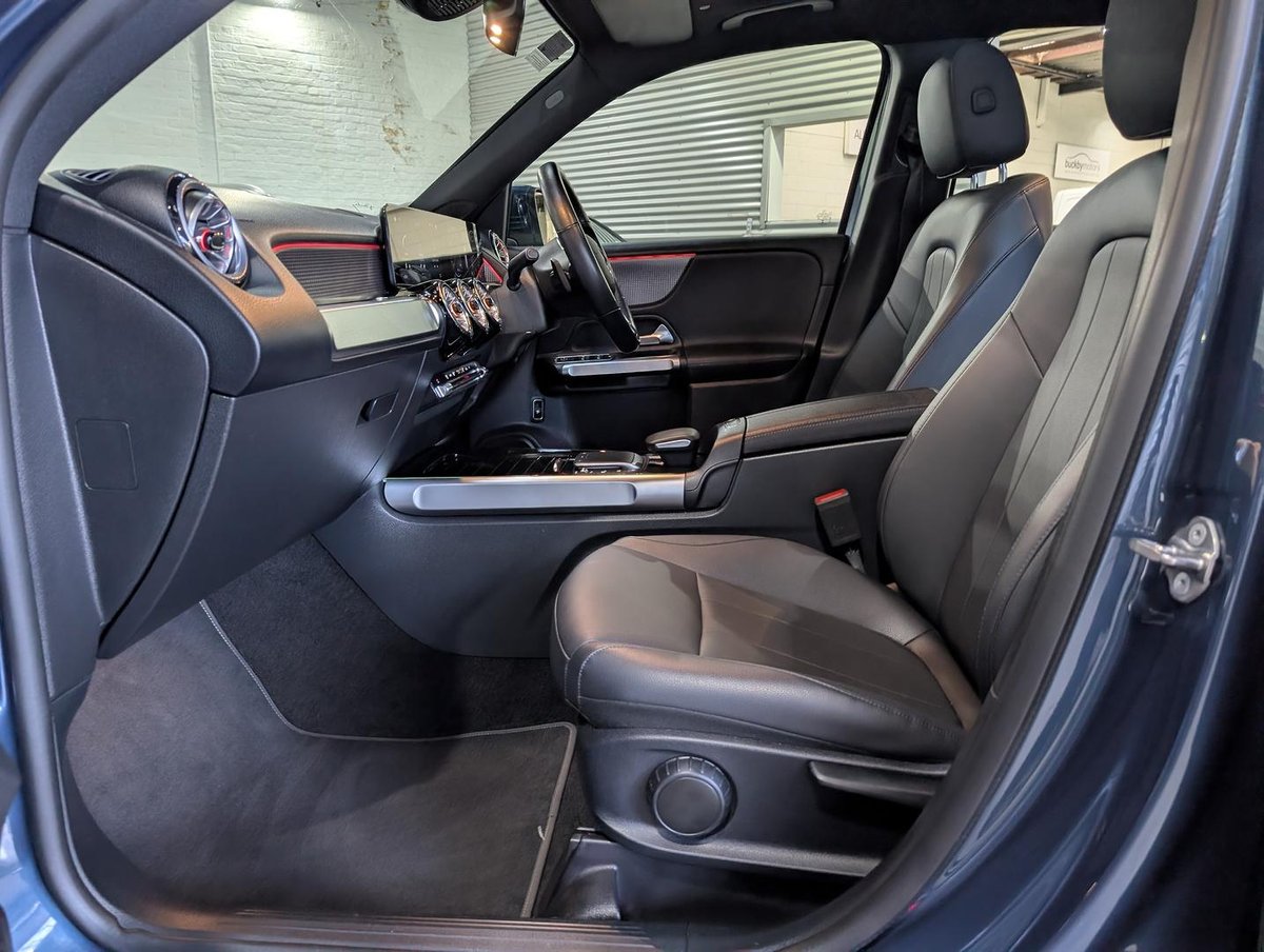 2023 Mercedes-Benz GLB-Class GLB200 X247 image 25