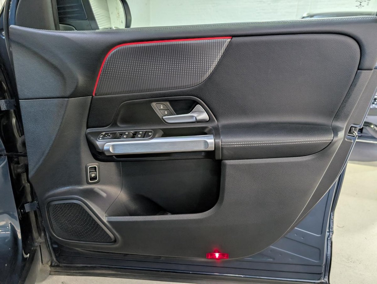 2023 Mercedes-Benz GLB-Class GLB200 X247 image 37