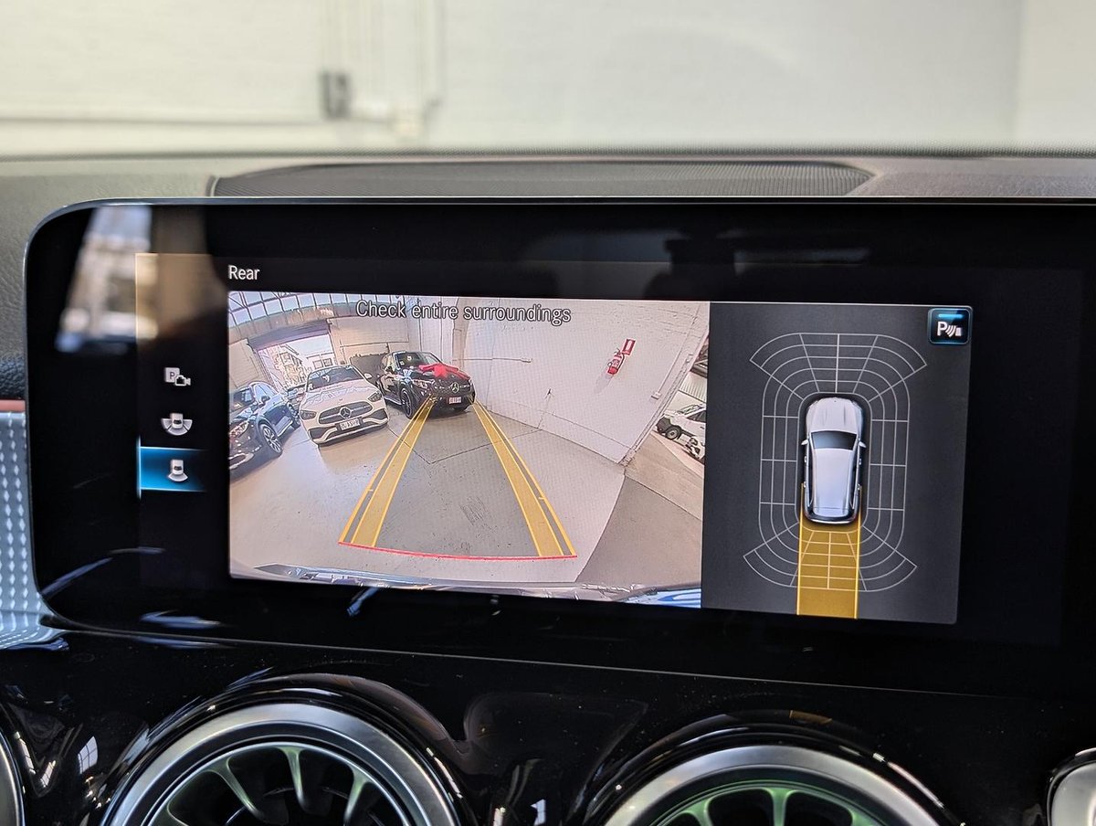 2023 Mercedes-Benz GLB-Class GLB200 X247 image 40