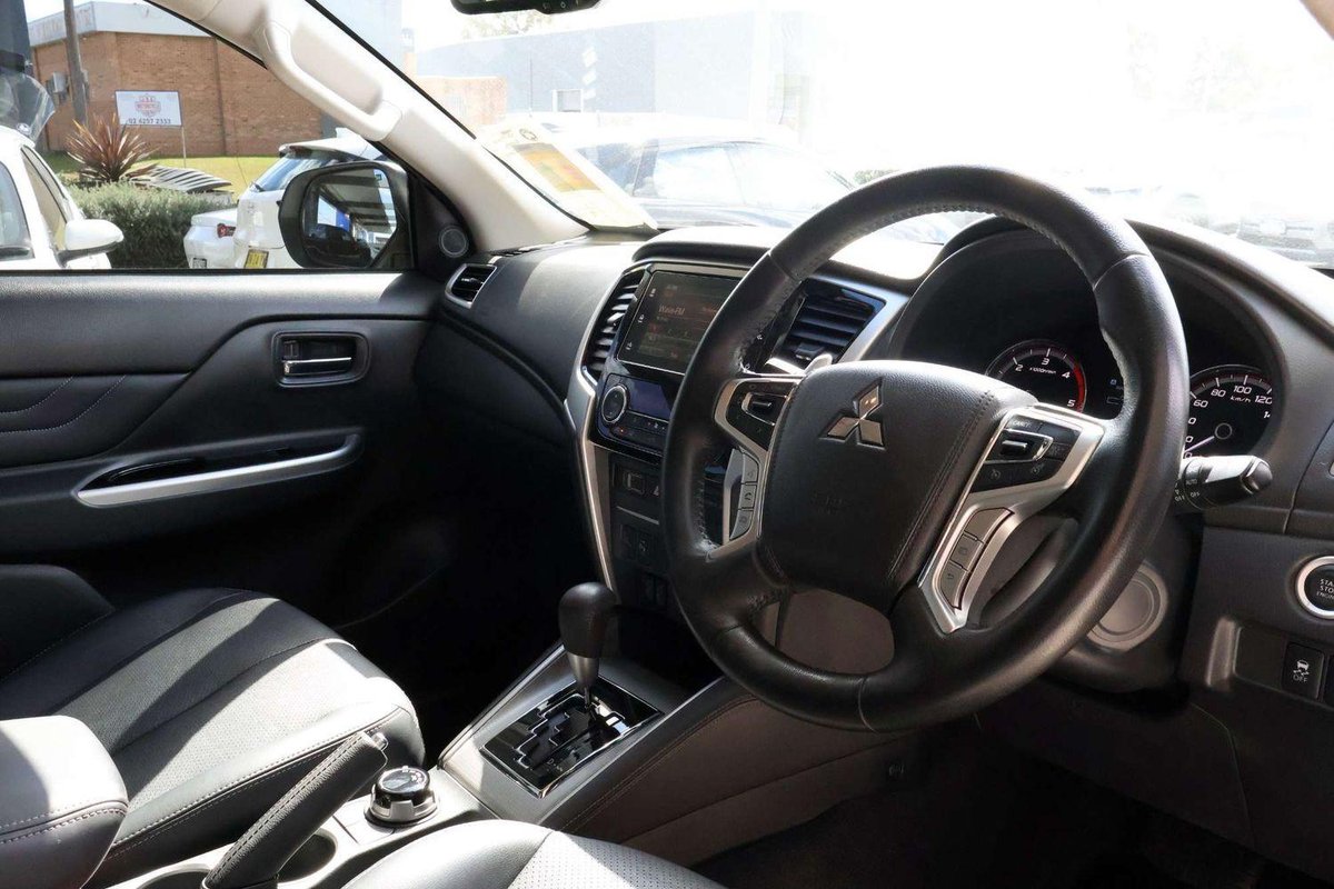2023 Mitsubishi Triton GLS MR MY23 4X4 Dual Range image 10