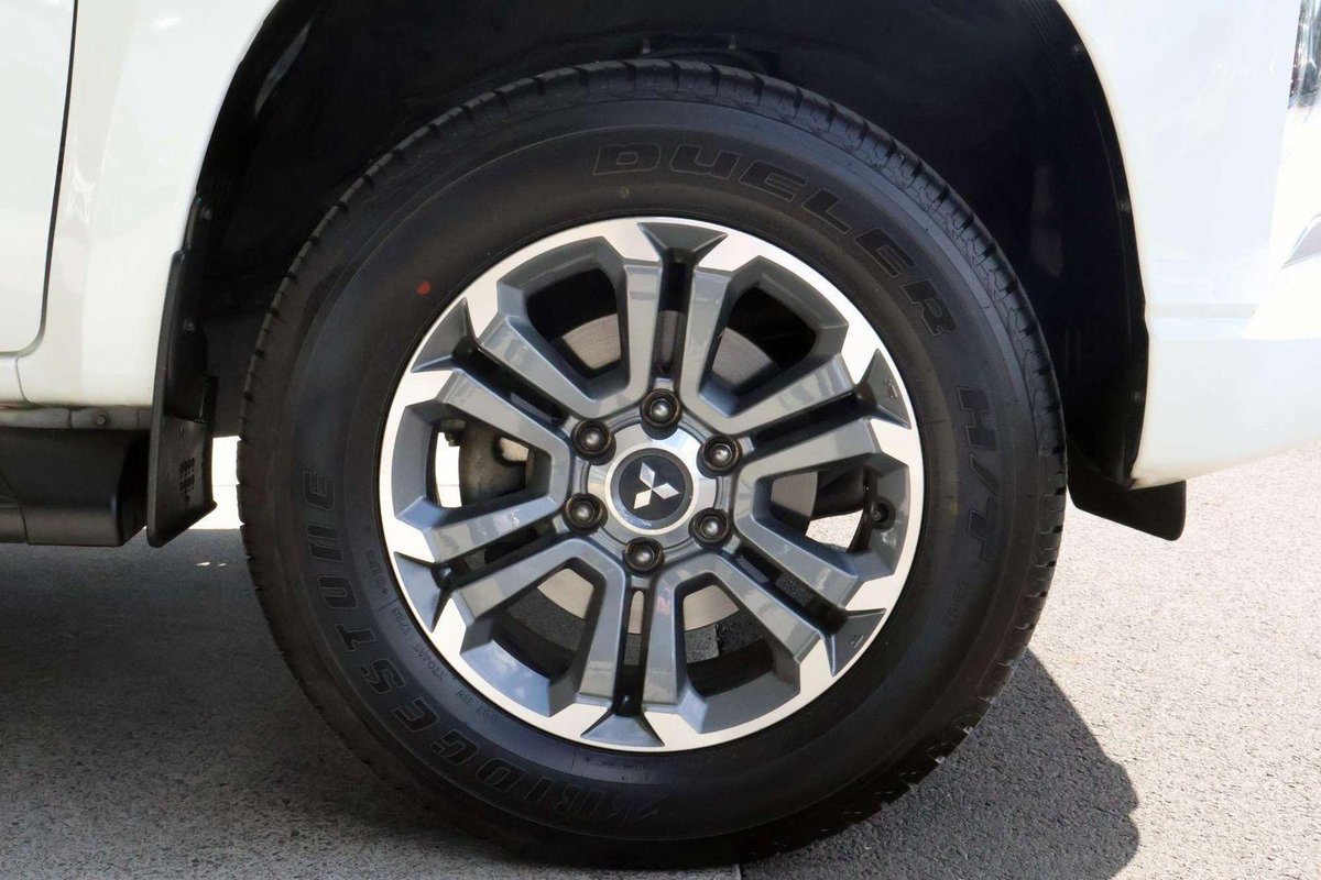 2023 Mitsubishi Triton GLS MR MY23 4X4 Dual Range image 9