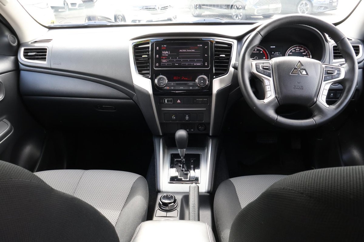 2023 Mitsubishi Triton GLX-R MR MY23 4X4 Dual Range image 8