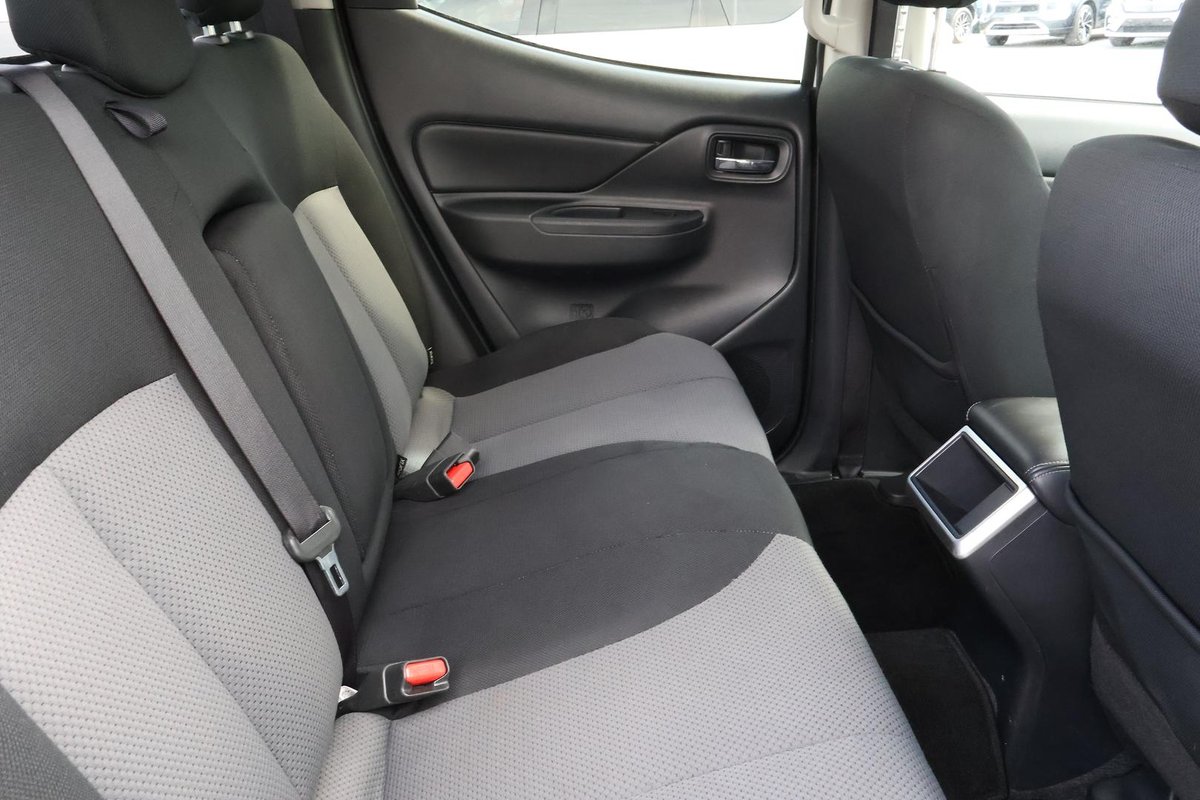 2023 Mitsubishi Triton GLX-R MR MY23 4X4 Dual Range image 24