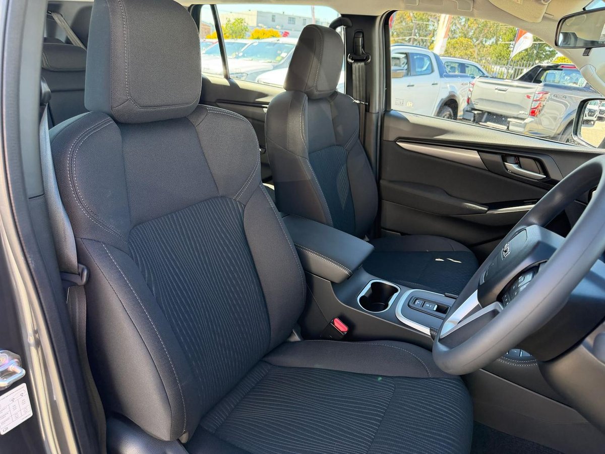 2026 Isuzu MU-X LS-M MY25.5 4x2 image 35