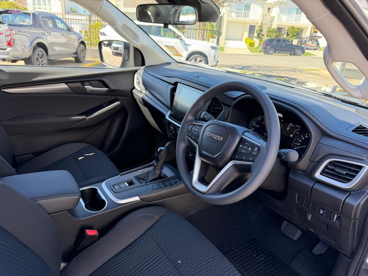 2026 Isuzu MU-X LS-M MY25.5 4x2 image 26