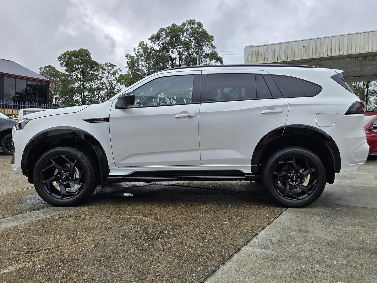 2026 Isuzu MU-X X-TERRAIN MY25.5 4X4 Dual Range image 7