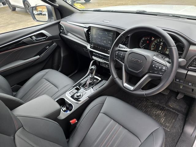 2026 Isuzu MU-X X-TERRAIN MY25.5 4X4 Dual Range image 14