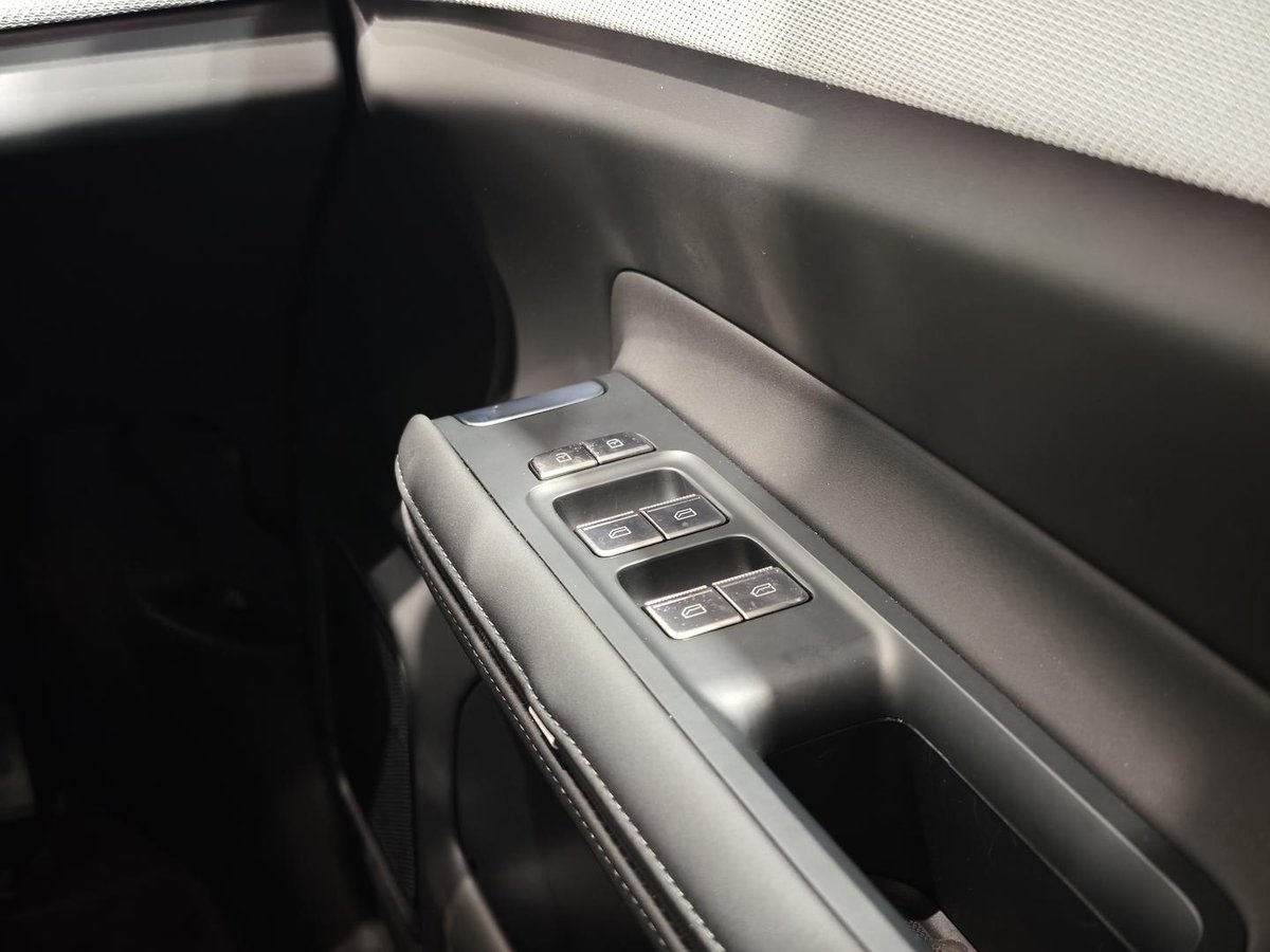 2025 Polestar 4 Long range Single motor MY26 image 18