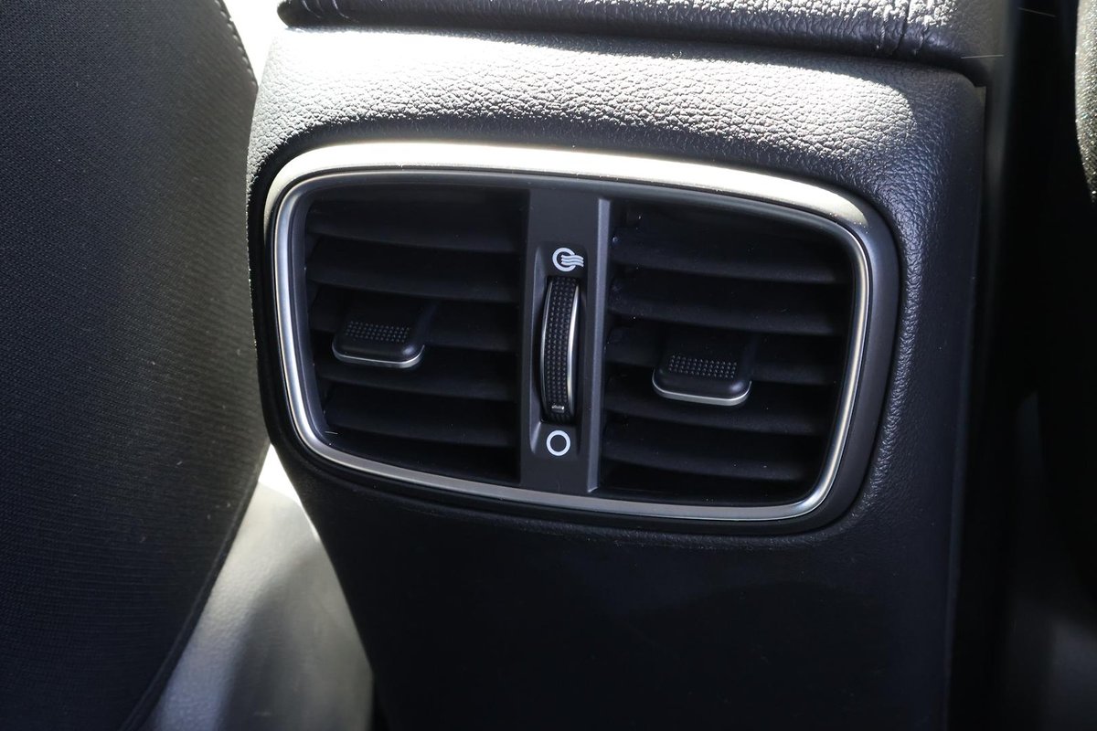 2020 Hyundai i30 PD.V4 MY21 image 21