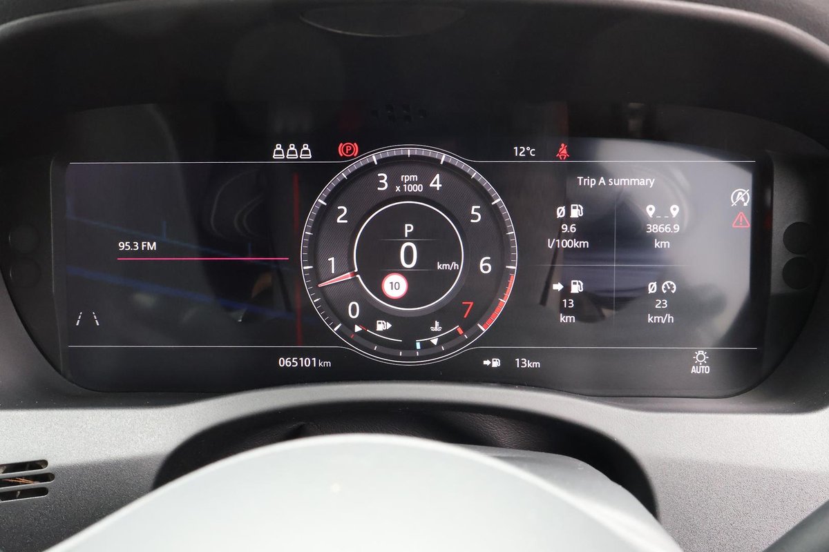 2020 Jaguar XE P300 R-Dynamic SE X760 MY20 image 15