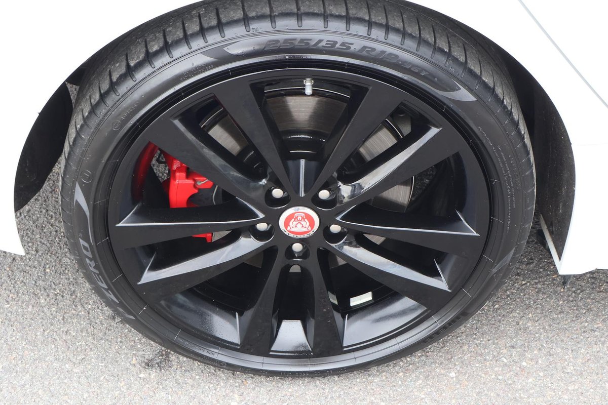 2020 Jaguar XE P300 R-Dynamic SE X760 MY20 image 34